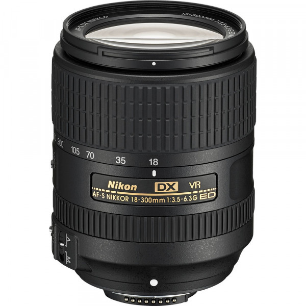 Lente Nikon DX 18-300mm f/3.5-6.3G ED VR
