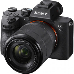 Sony a7 III com Lente 28-70mm | Brindes: Bolsa, Cartão 32GB, Mini Tripé e Kit Limpeza